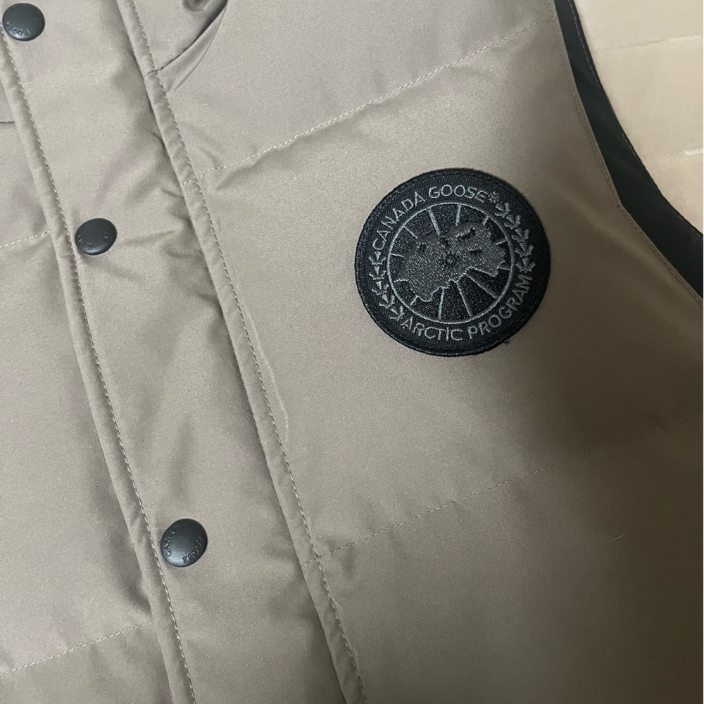 NWOT Canada Goose Vest